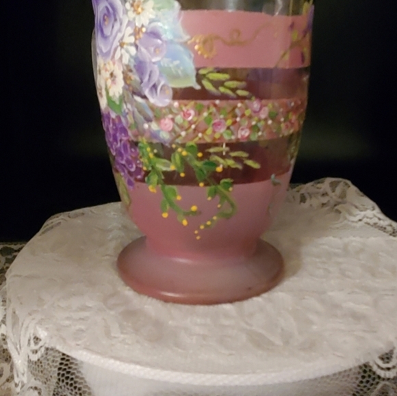 Earthy Hand painted mug, large coffee cup with painted roses and daisies - Picture 9 of 12